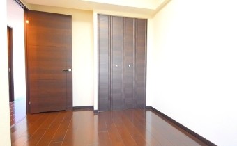※室内写真は同マンション内の505号室のものです。
