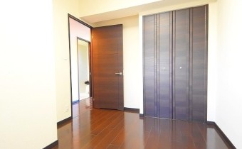 ※室内写真は同マンション内の505号室のものです。