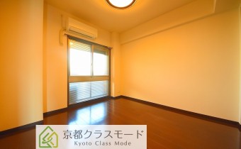 ※室内写真は同マンション内の505号室のものです。