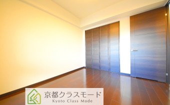 ※室内写真は同マンション内の505号室のものです。