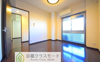 ※室内写真は同マンション内の505号室のものです。