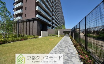 敷地内