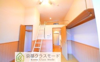 お洒落な「ロフト付き」のお部屋♪「シーリングファン」も付いてます！