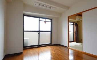 洋室8帖