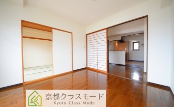 南向きのバルコニーで陽当たり良好♪