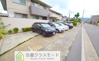 敷地内ガレージ