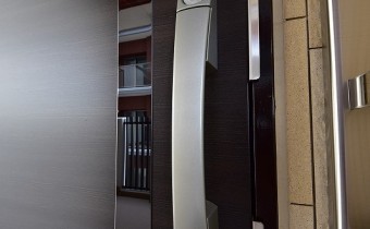 ダブルロック　※室内写真は同マンション内の別のお部屋のものです。参考にご覧ください。