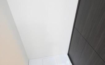 洗濯機置場　※室内写真は同マンション内の別のお部屋のものです。参考にご覧ください。