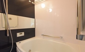 バスルーム　※室内写真は同マンション内の別のお部屋のものです。参考にご覧ください。