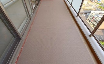 バルコニー　※室内写真は同マンション内の別のお部屋のものです。参考にご覧ください。