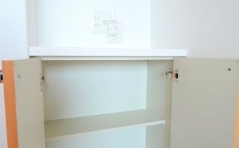洋室のカウンター・収納スペース