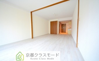 洋室14帖・別アングル
