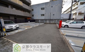 敷地内ガレージ