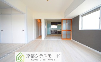 綺麗にリノベーションされた室内♪