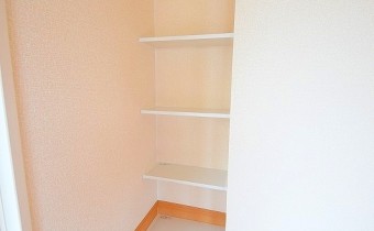 カウンター横・棚収納