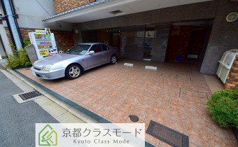 敷地内ガレージ