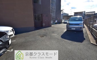 敷地内ガレージ