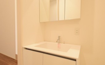 ※室内写真は同マンション内・別タイプの参考画像となります。