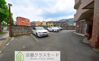 敷地内ガレージ