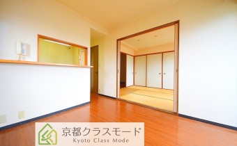 人気のカウンターキッチンのあるお部屋♪