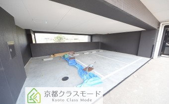 敷地内ガレージ