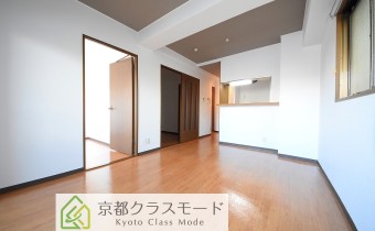 角部屋2面採光の明るい室内♪
