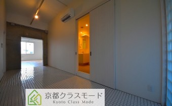 ワークスペース　※室内写真は303号室のものです。