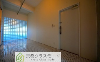 ワークスペース 　※室内写真は303号室のものです。