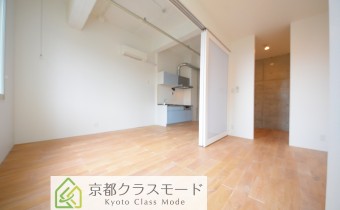Room　※室内写真は303号室のものです。