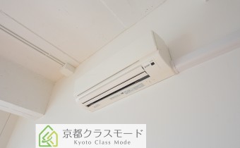 エアコン　※室内写真は303号室のものです。