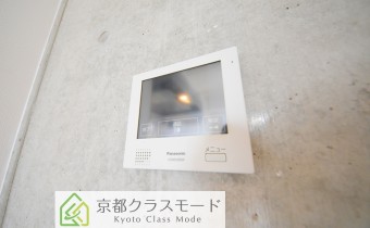 TVドアホン　※室内写真は303号室のものです。