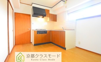 L字型のシステムキッチンのあるダイニング♪