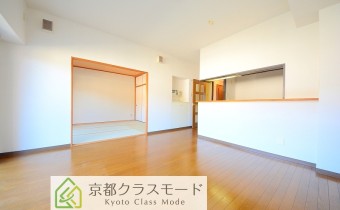 女性に人気のカウンターキッチンタイプ♪リビングはゆとりの13.5帖！