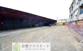敷地内ガレージ
