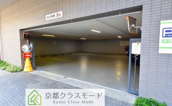 敷地内ガレージ