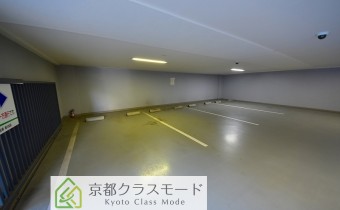 敷地内ガレージ