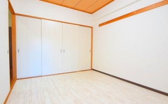 Room6
