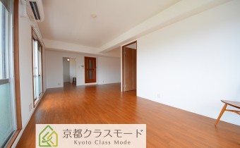 リビング　※写真は同マンション1101号室のものです