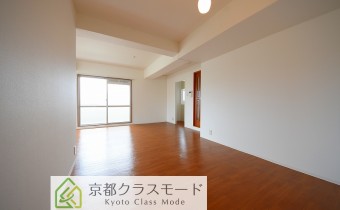 リビング　※写真は同マンション1101号室のものです