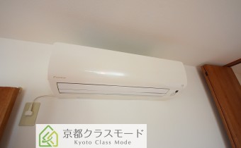 room 6のエアコン　※写真は同マンション1101号室のものです