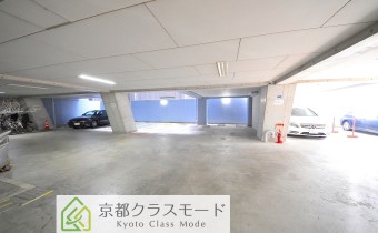 敷地内ガレージ