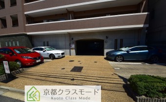 敷地内ガレージ