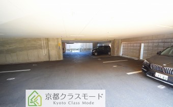 敷地内ガレージ