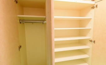 シューズBOX　※室内写真は同マンション内の別タイプのものです。