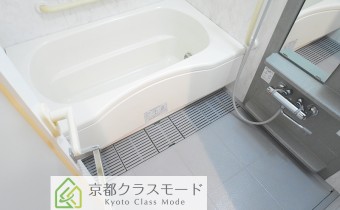 バスルーム　※室内写真は同マンション内の別タイプのものです。