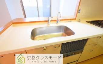 調理スペース　※室内写真は同マンション内の別タイプのものです。