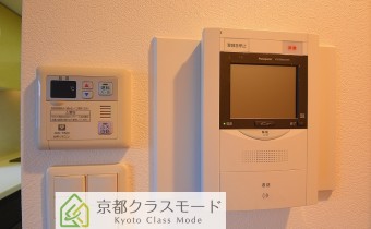 TVドアホン　※室内写真は同マンション内の別タイプのものです。