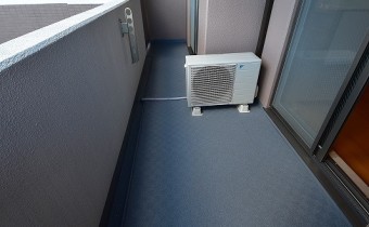 ベランダ　※室内写真は同マンション内の別タイプのものです。