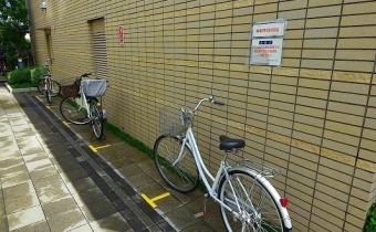 来客用の駐輪場があります。