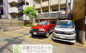 敷地内ガレージ
